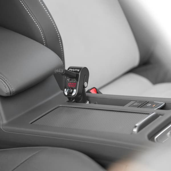 Autolähetin Bluetooth-toiminnolla (2 USB-porttia)