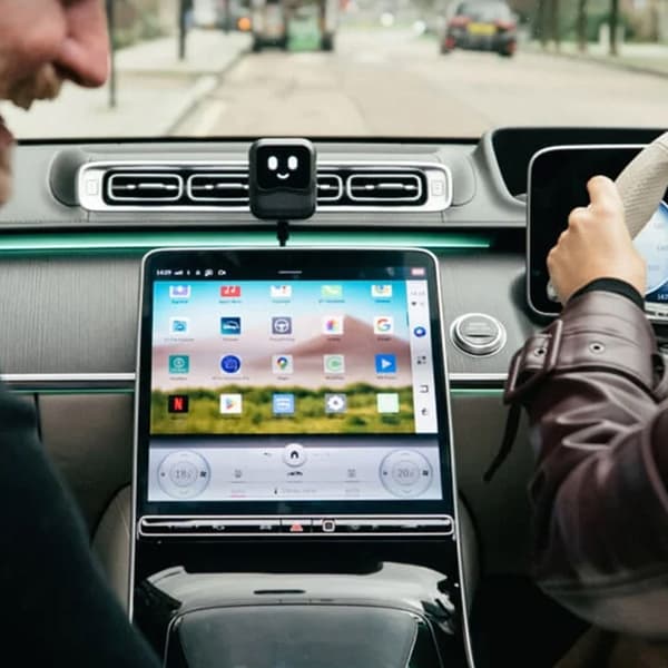 Trådløs Ottocast-adapter og AI-assistent til bilen