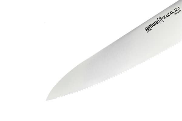 Samura HARAKIRI 8.2" Sahalaitainen Kokin Veitsi - Ensiluokkainen Japanilainen Teräs, Musta Kahva, Tarkkuusleikkaustyökalu Kokkien ja Kotikokkien Käytt