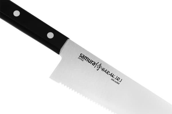 Samura HARAKIRI 8.2" Sahalaitainen Kokin Veitsi - Ensiluokkainen Japanilainen Teräs, Musta Kahva, Tarkkuusleikkaustyökalu Kokkien ja Kotikokkien Käytt