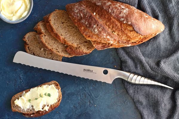 Samura REPTILE 9.3" Brødkniv - Premium Japansk Stål Køkkenkniv til Præcisionsskæring og Ubesværet Skæring