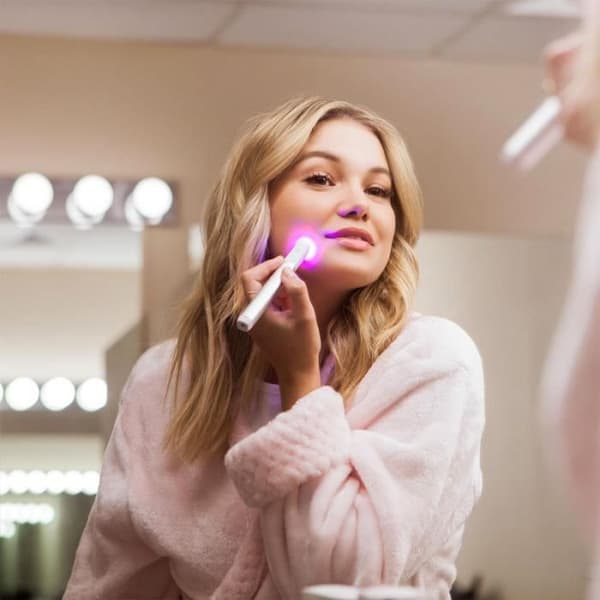 SHOP-STORY - Anti Acne Light Therapy riktad behandlingspenna