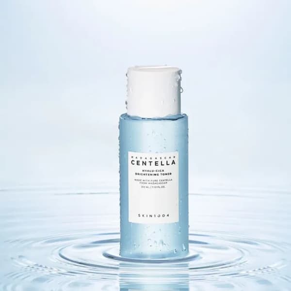 SKIN1004 Madagascar Centella Hyalu-Cica Brightening Toner 210ml