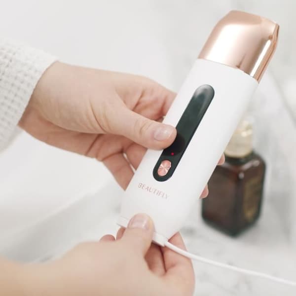 Multifunktionell ansiktspeeling-scrubber B-Scrub PRO