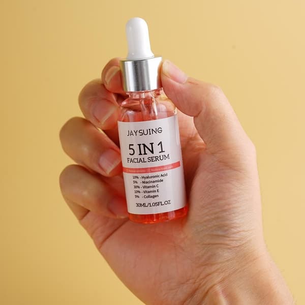 5 In 1 Fade fine lines Kiinteyttävä kasvoseerumi Kosteuttava kirkastava vitamiini