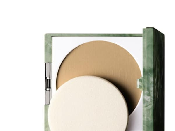 Clinique Almost Powder Makeup SPF 15 (01 Fair VF) 10 g