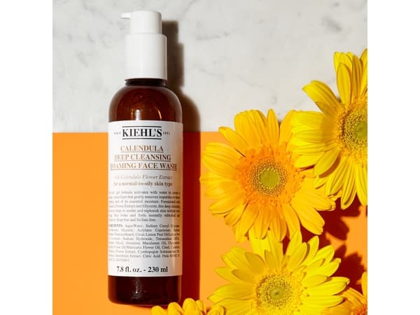 Kiehl's Calendula Deep Cleansing Foaming Face Wash 230ml, WOMEN FACE, 230 ml, Calendula Calendula er hentet som olje fra ringblomsten. Takket være si