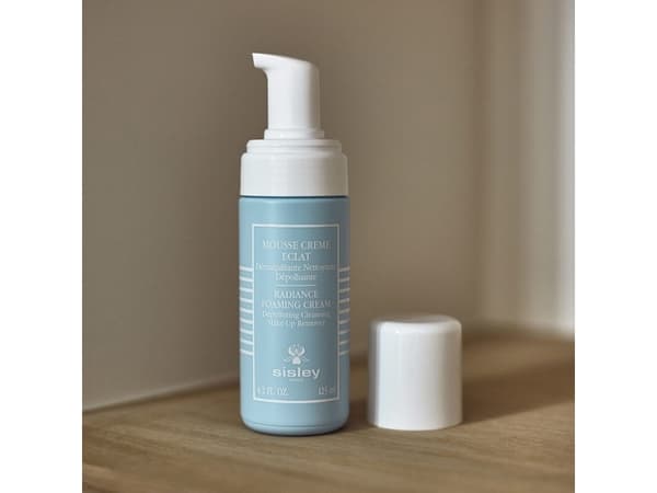 Sisley meikinpoisto- ja kasvojenpuhdistusvaahto 125 ml