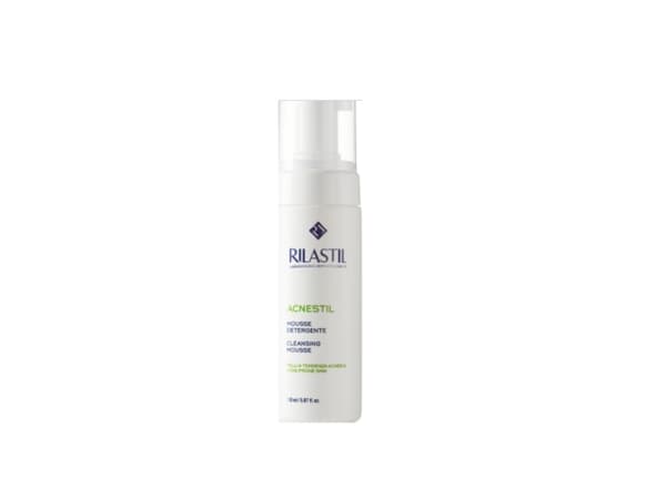 Renseskum for blandet og fet hud utsatt for akne Acnestil (Cleansing Mousse) 150 ml