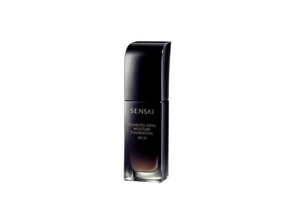 KANEBO SENSAI FLAWLESS SATIN MOISTURE FOUNDATION SPF25 FS204.5 WARM BEIGE 30ML