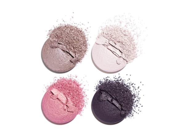 CHANEL Les 4 Ombres, Metallisk, Rökig, Utjämnande, Tissé Cambon, 4 färger, Matt, Metallisk, Satin, Skimmer, Puder, Kvinna