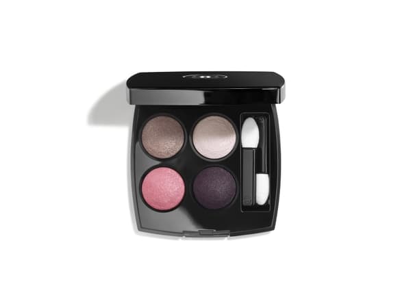CHANEL Les 4 Ombres, Metallisk, Rökig, Utjämnande, Tissé Cambon, 4 färger, Matt, Metallisk, Satin, Skimmer, Puder, Kvinna