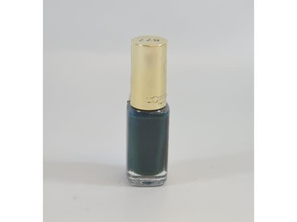 L’Oreal Paris L'Oreal Paris, Color Riche Le Vernis, Nail Polish, 877, Captain Royal, 5 ml For Women