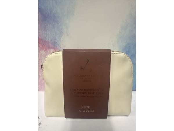 Aromatherapy Associates 3 Step Introduction To Luxurious Self-Care Set Aromatherapy Associates: Rose, Enrich and Uplift, Shower Oil, 50 ml + Rose, Ex