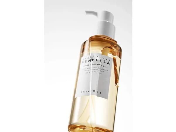 SKIN1004 Madagaskar Centella Lett renseolje 200 ml
