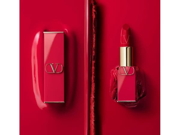Valentino Valentino, Rosso, Satin Finish, Cream Lipstick, 22R, Refillable, 3.5 g For Women