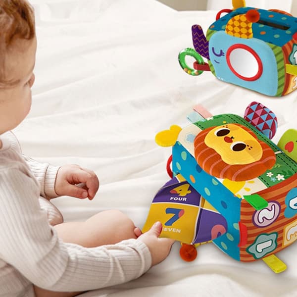 WOOPIE BABY Opettavainen Lelu Sensory Lady Tag Box nenäliinoilla.