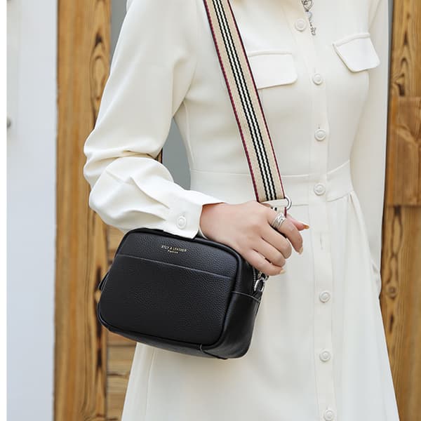 INF Skulderremveske Crossbody-veske i ekte skinn