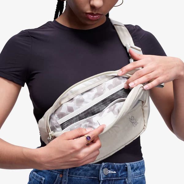 Chrome Sabin 6l Sling Midjeväska Beige