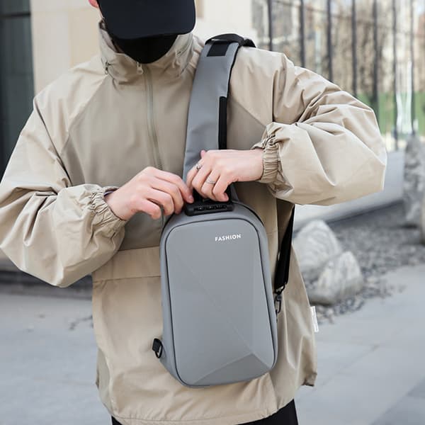 INF Vattentålig Sling Bag