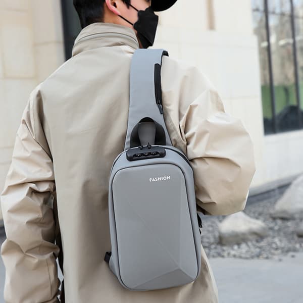 INF Vattentålig Sling Bag