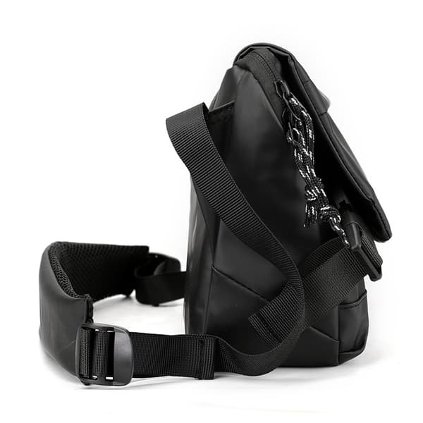 INF Funktionel Crossbody-taske med rummeligt design