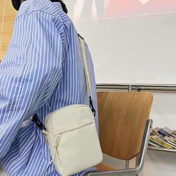 INF Snygg Nylon Crossbody Telefonväska