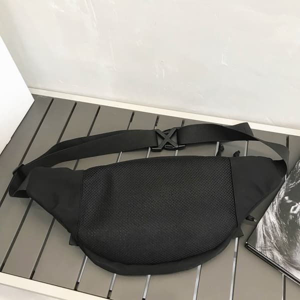INF Svart nylonväska - Urban Streetwear Sling Bag