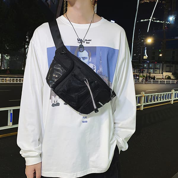 INF Sort brysttaske - Stilfuld og funktionel crossbody-taske