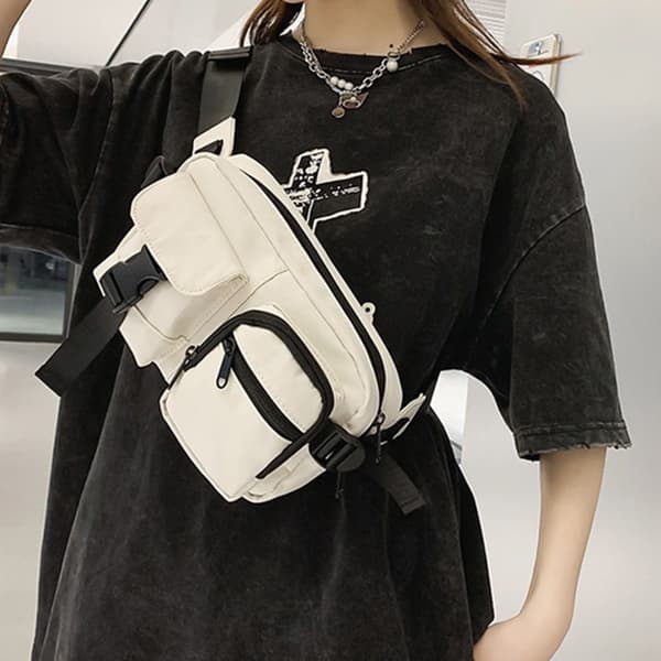 INF Hvit mageveske - Stilig og praktisk crossbody-veske
