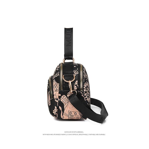 INF Crossbody-taske i kanvas med elefantprint