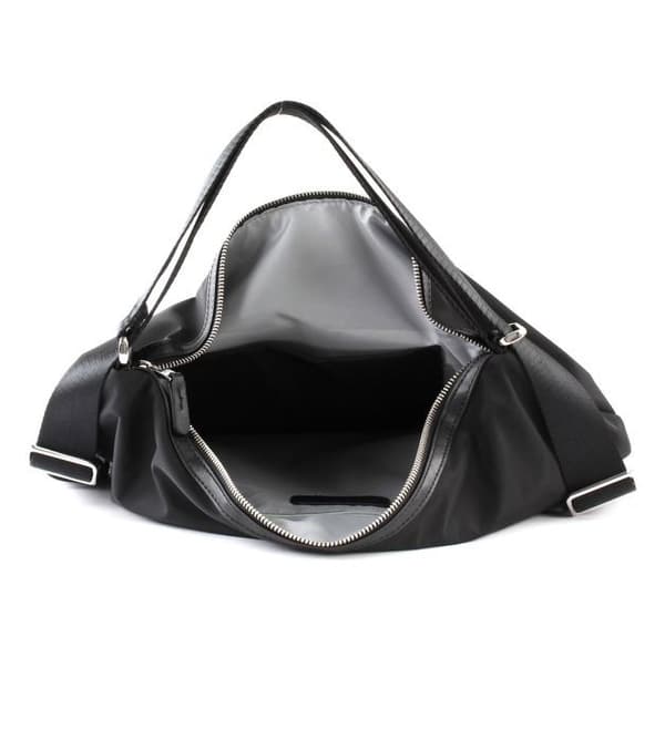 Axelväska - MANDARINA DUCK - Hunter Shoulderbag - Svart - 32x38x16 cm - 560 g
