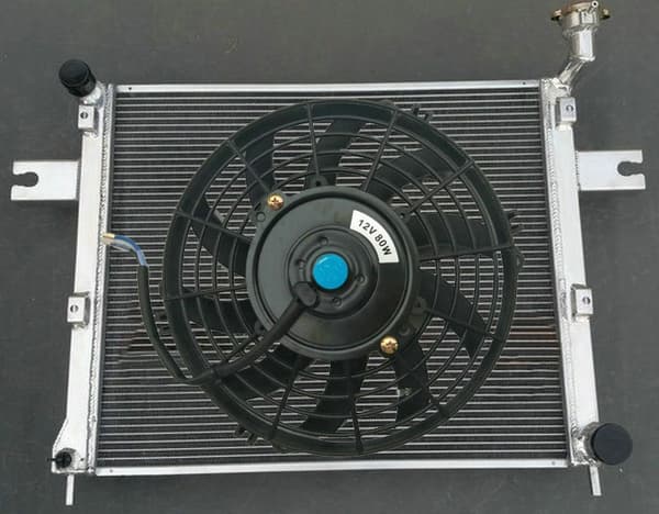 Aluminium radiator, passer til Jeep Grand Cherokee WK & Commander XK, V6/V8 kompatibilitet.