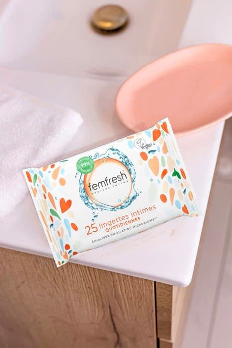 Femfresh - 507498 - Daily Intimate Wipes, Aloe Vera - Calendula - 25 Wipes