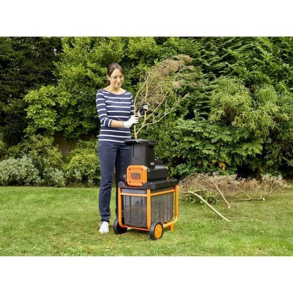 BLACK+DECKER BEGAS5800-QS Växtförstörare - Slipkapacitet 45 mm - 45 L uppsamlingsfack