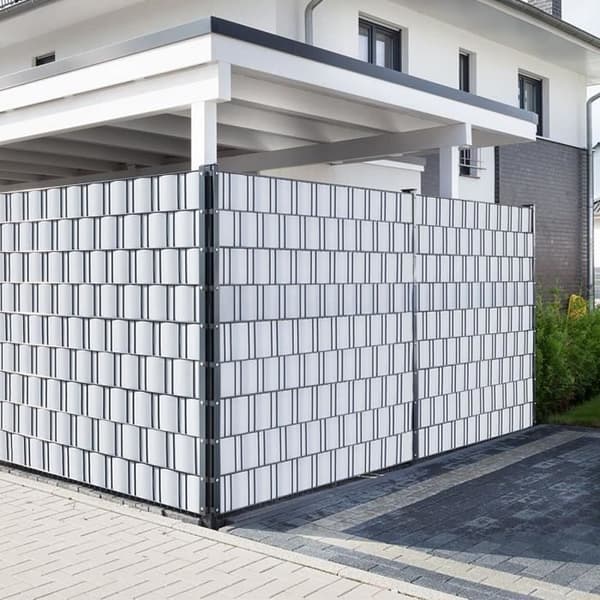 Sekretessskärm - XMTECH - Rull 130m x 19cm - UV-beständig PVC - 60 fästen ingår - Grå