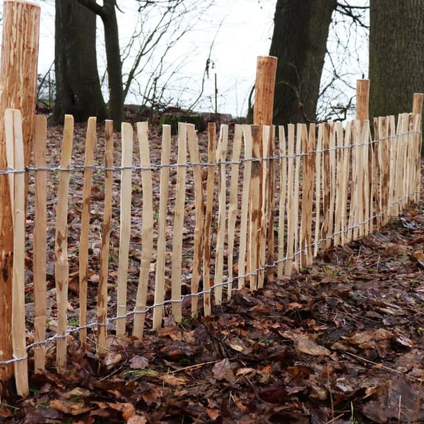 20 Træstolper til stakit 1,05 m I Diameter 5-6 cm I Hegnspæle lavet af hasselnød I Hegnspæl