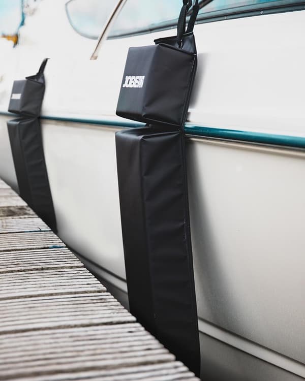 Plattfender JOBE Contour Fender Black Large, 60 x 15 x 6 cm, svart