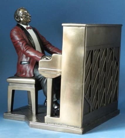 Jazz figurine: piano