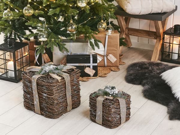 Set med 2 dekorativa presentförpackningar Röd Trä Julpynt Olika storlekar Rustik design