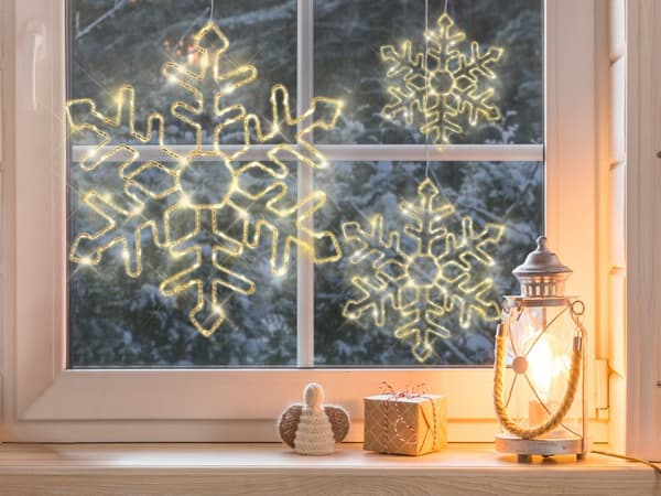 Joulukoriste ulkokäyttöön hopeinen metallinen 3 kpl lumihiutale LED-valoilla moderni tyyli