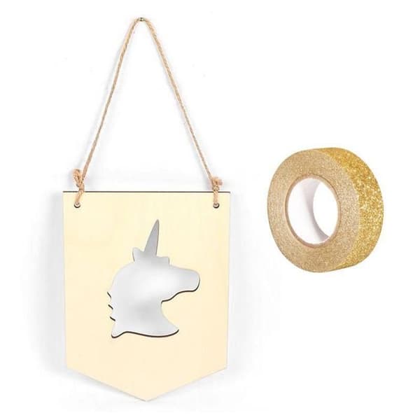 Trävimpel att hänga 20 x 15 cm Unicorn + gyllene glitter maskeringstejp 5 m