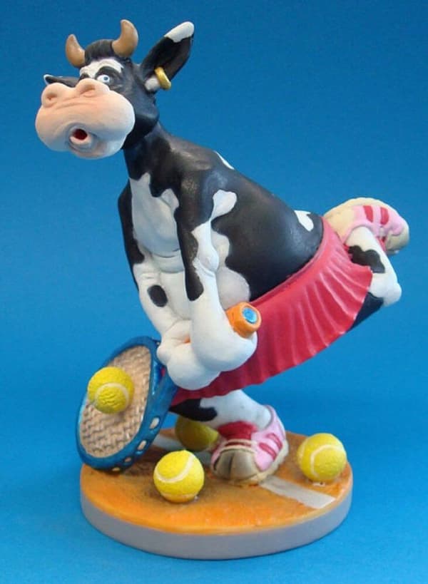Figurine: Cow tennis player 'So'Vache' 15 cm