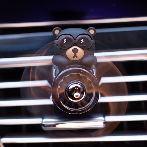 Harco Bear pyörivillä tuulettimen lapoilla Raikastin auton tuuletusklipsit Tarvikkeet Musta