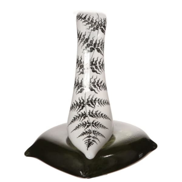 Shoe On Pillow, White - Kosta Boda