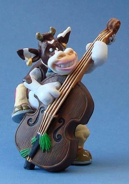 Figurine: Cow bass player 'So'Vache' 13,5 cm