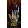 Miniatyrbilde 3 av 4: A Nightmare on Elm Street  Freddy Krueger Glove replica