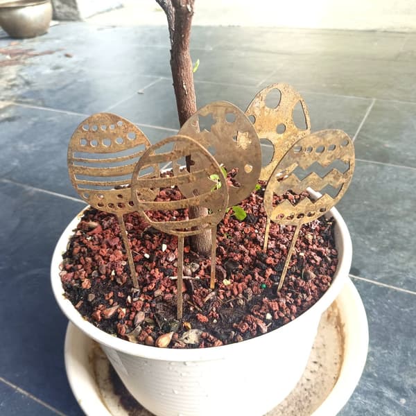 INF Hageplugg i ornamenter-5 påskeegg