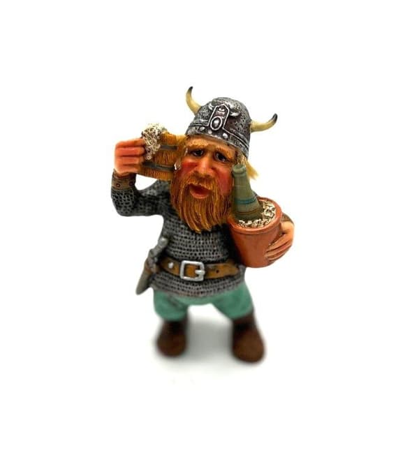 Vikingfigur med Ölmugg och Vinflaska