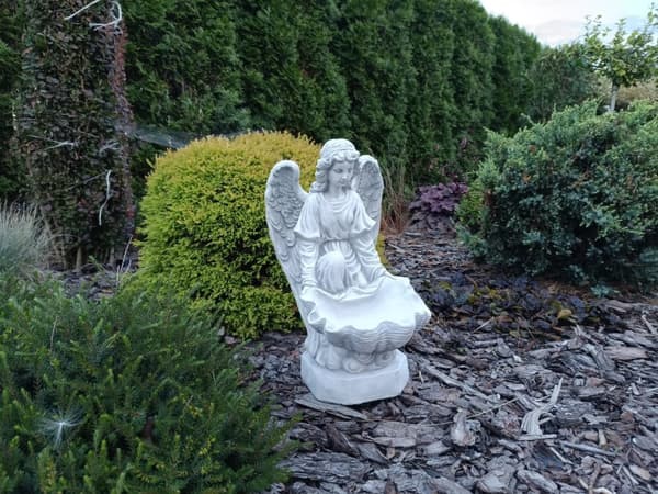 Ängelfigur med utsträckta vingar i arkitektonisk betong 44cm